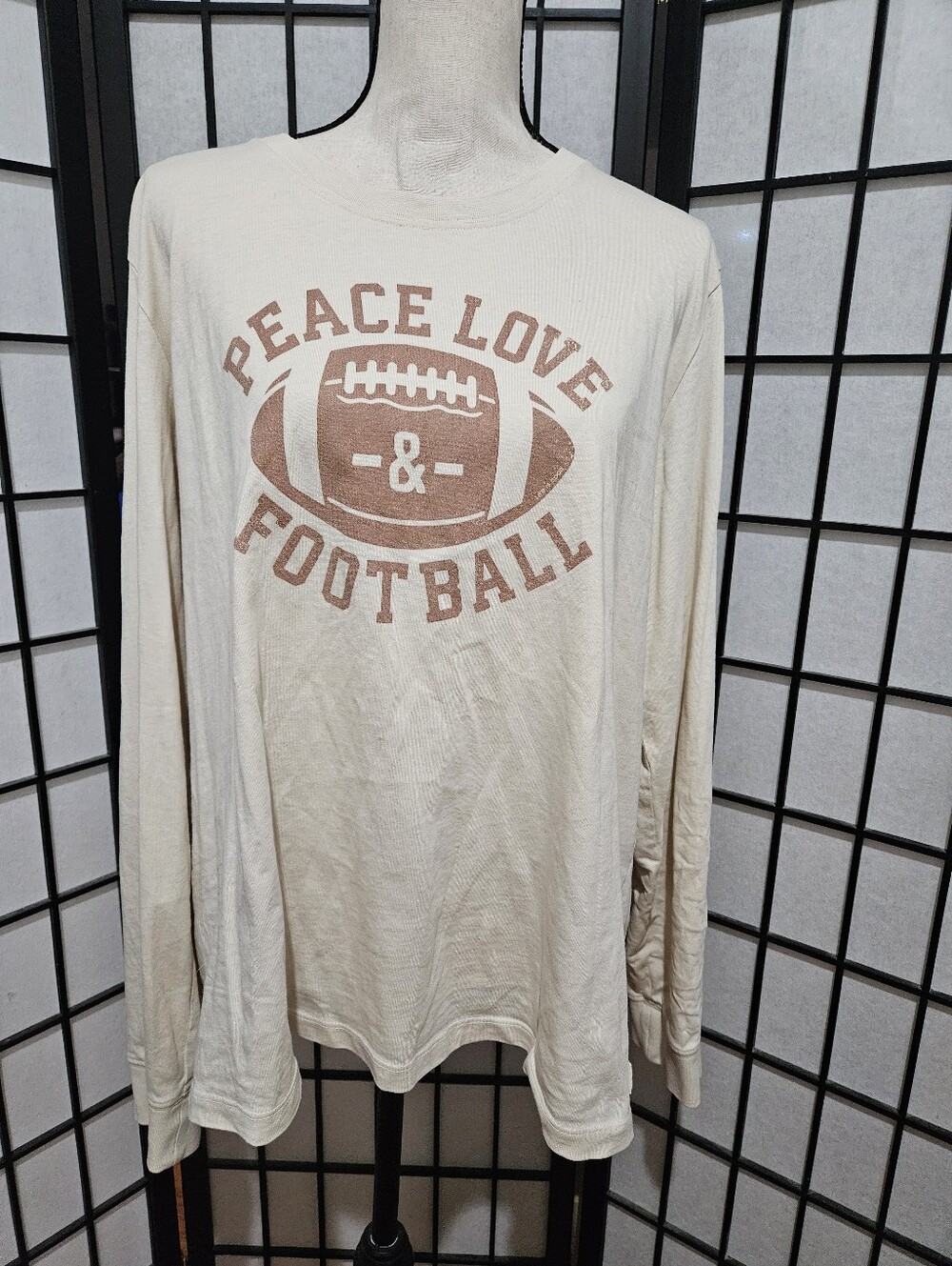 Women's Life Is Good XXL BEigh Long Sleeve  Peace Love & Foofball Crusher Tee